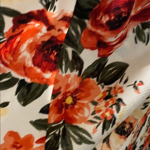 Flowers anyone - Picture 4 of 6